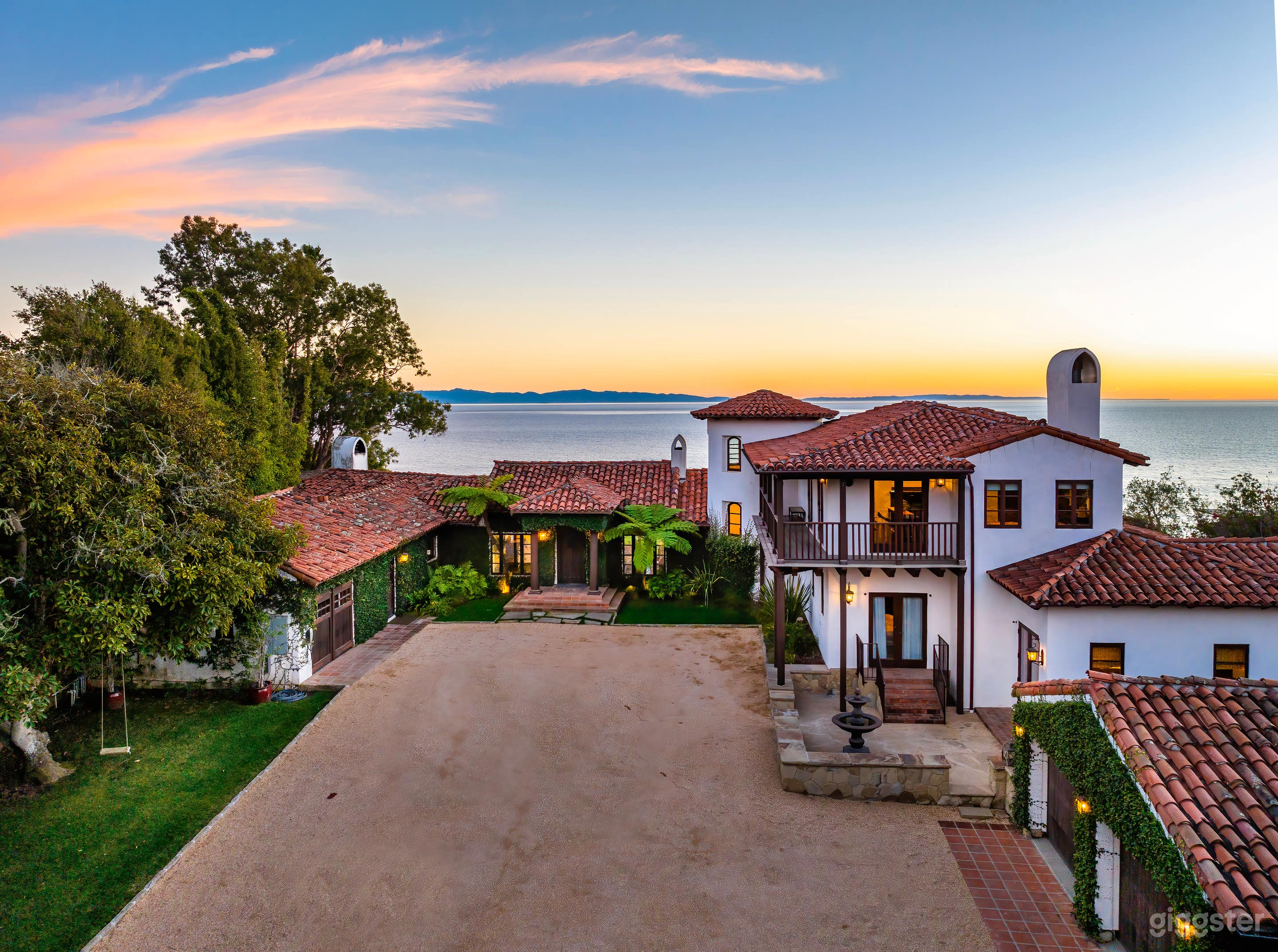 Oceanfront Estate w/ Panoramic View of Sunsets and Coastline Photo 1