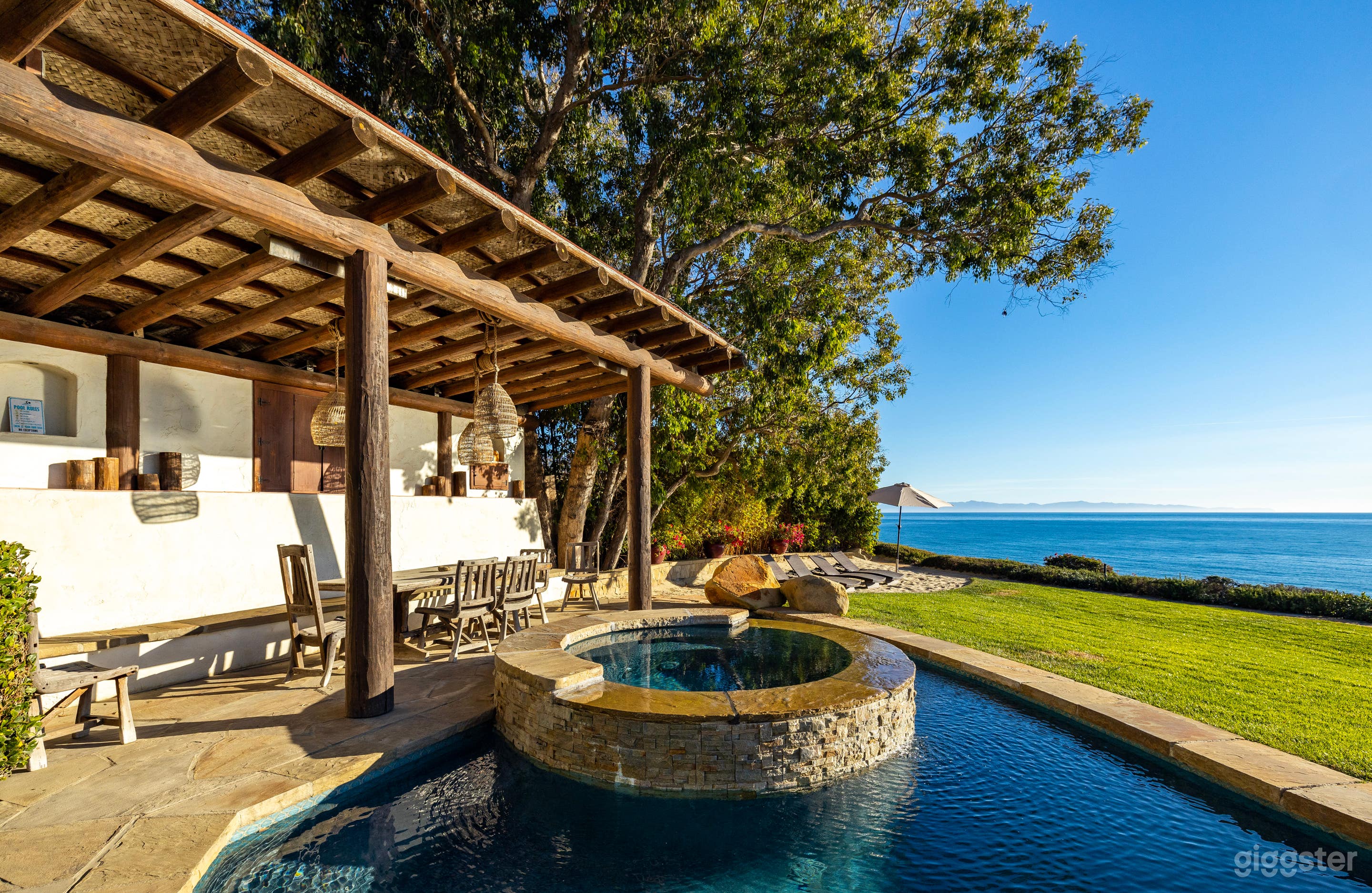 Oceanfront Estate w/ Panoramic View of Sunsets and Coastline Photo 3