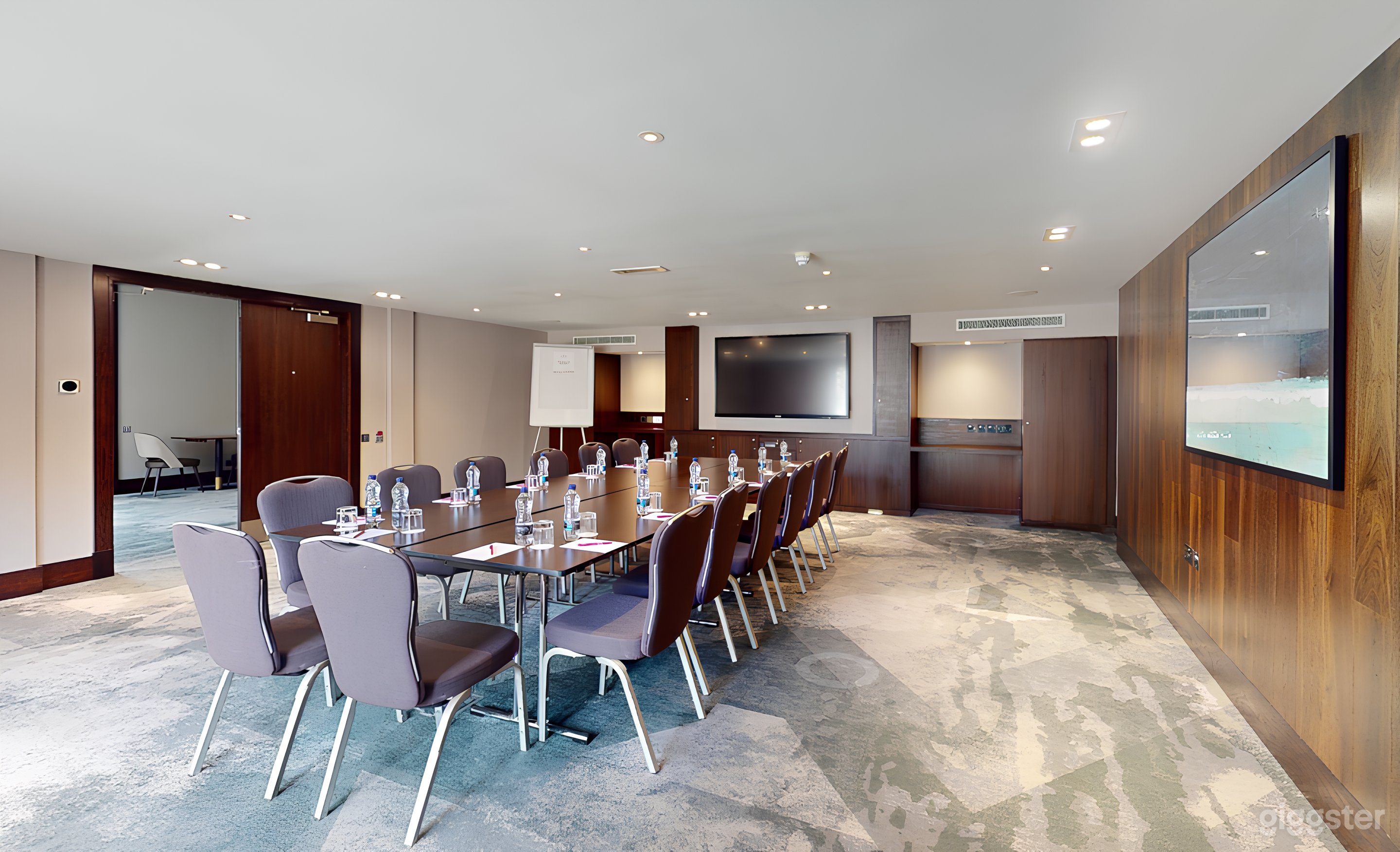 Creative Meeting Space Photo 4