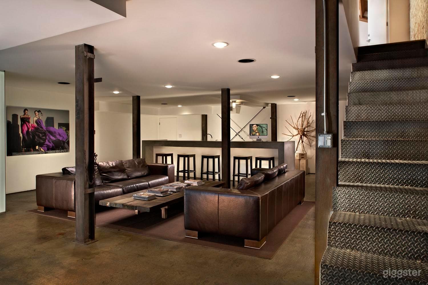 Client Lounge w/ Video Village