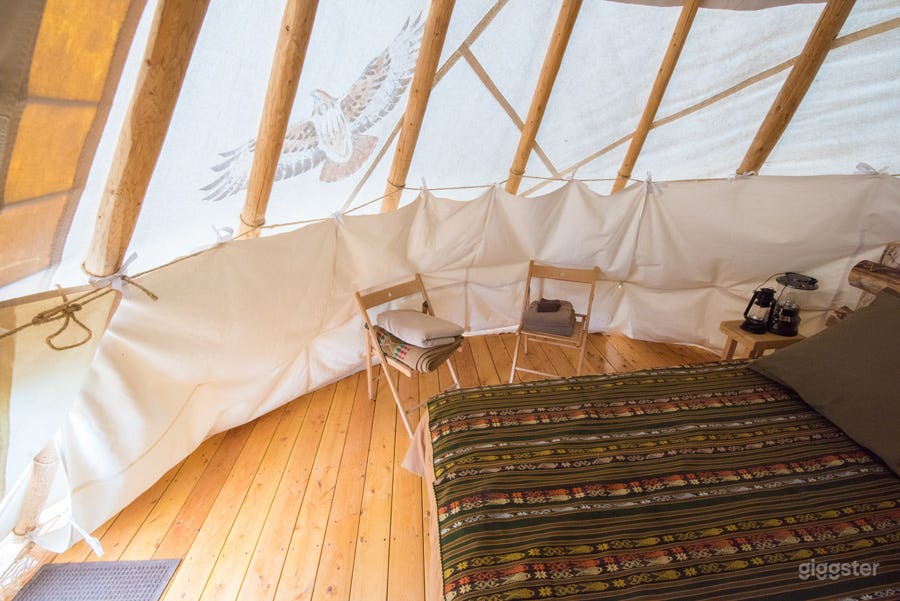 Beautiful Tipi 2 Glamping with Earth Color Vibe Photo 4