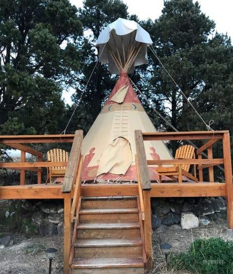 Beautiful Tipi 2 Glamping with Earth Color Vibe Photo 1