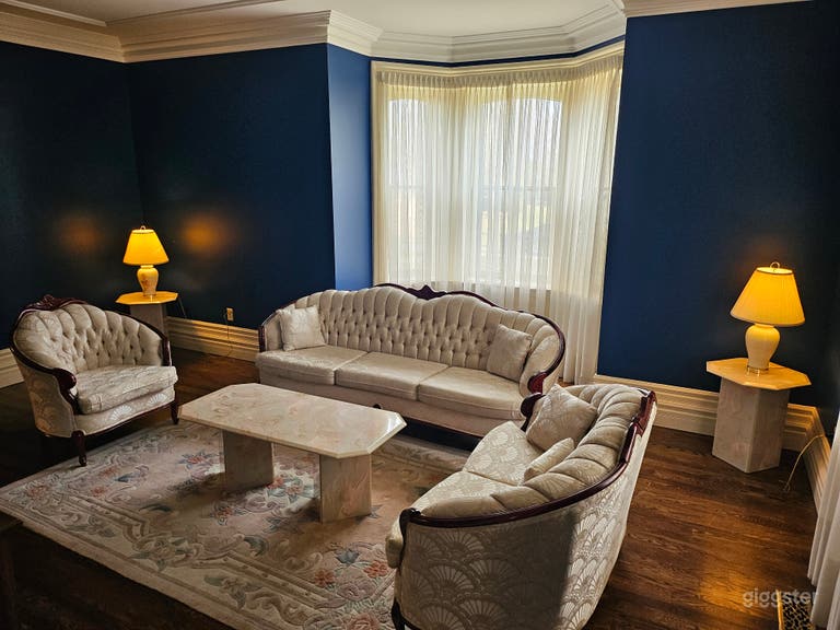  Vintage country home & barn 