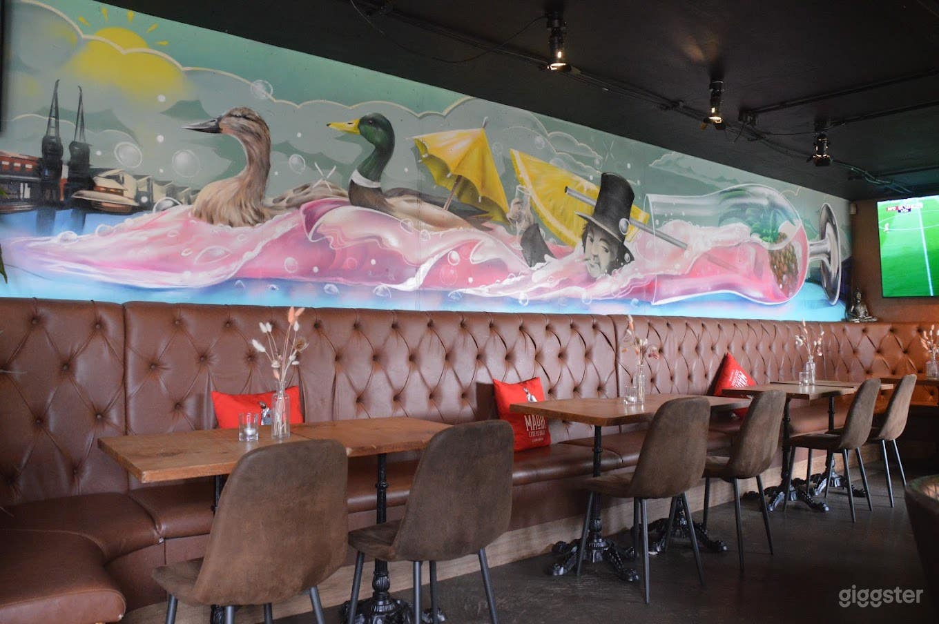 INDOOR BAR VENUE Photo 4