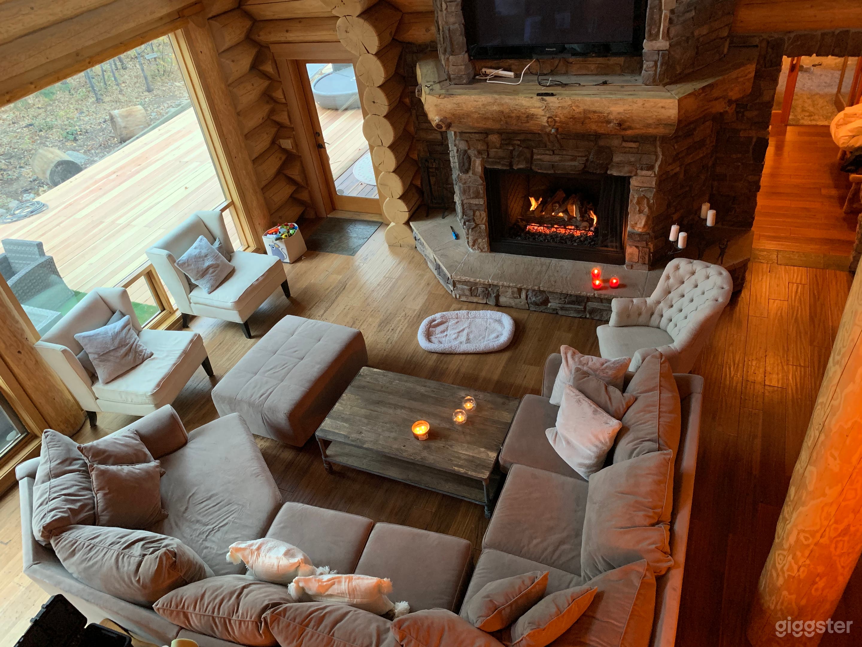 Gorgeous “Chateau” cabin in the forest Photo 2