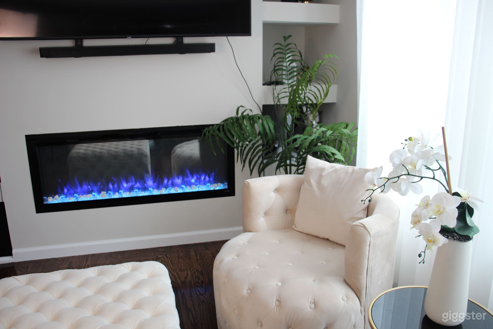 Cozy multi colored linear fireplace 