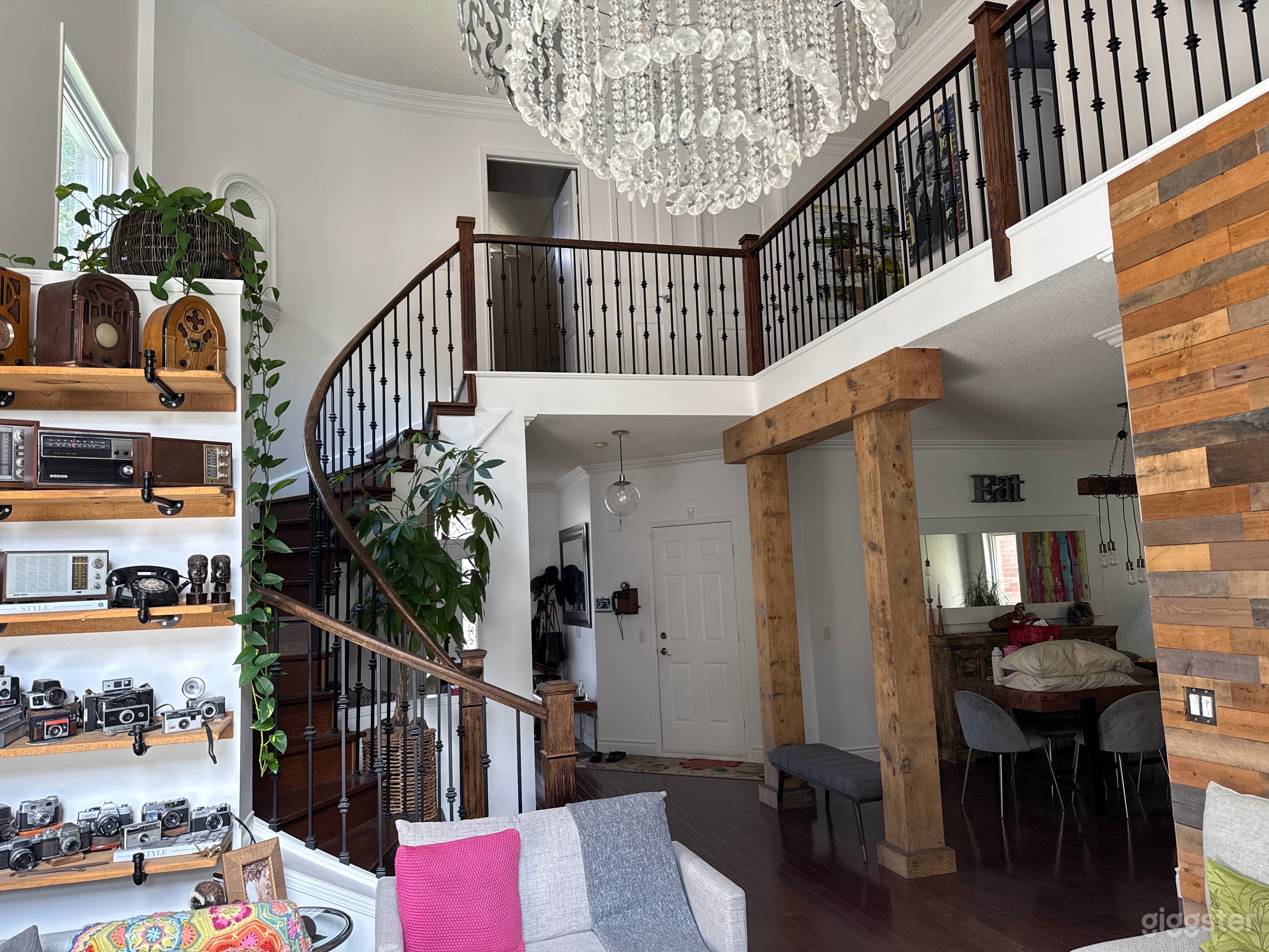 Mid Century Modern and Rustic Home Photo 1
