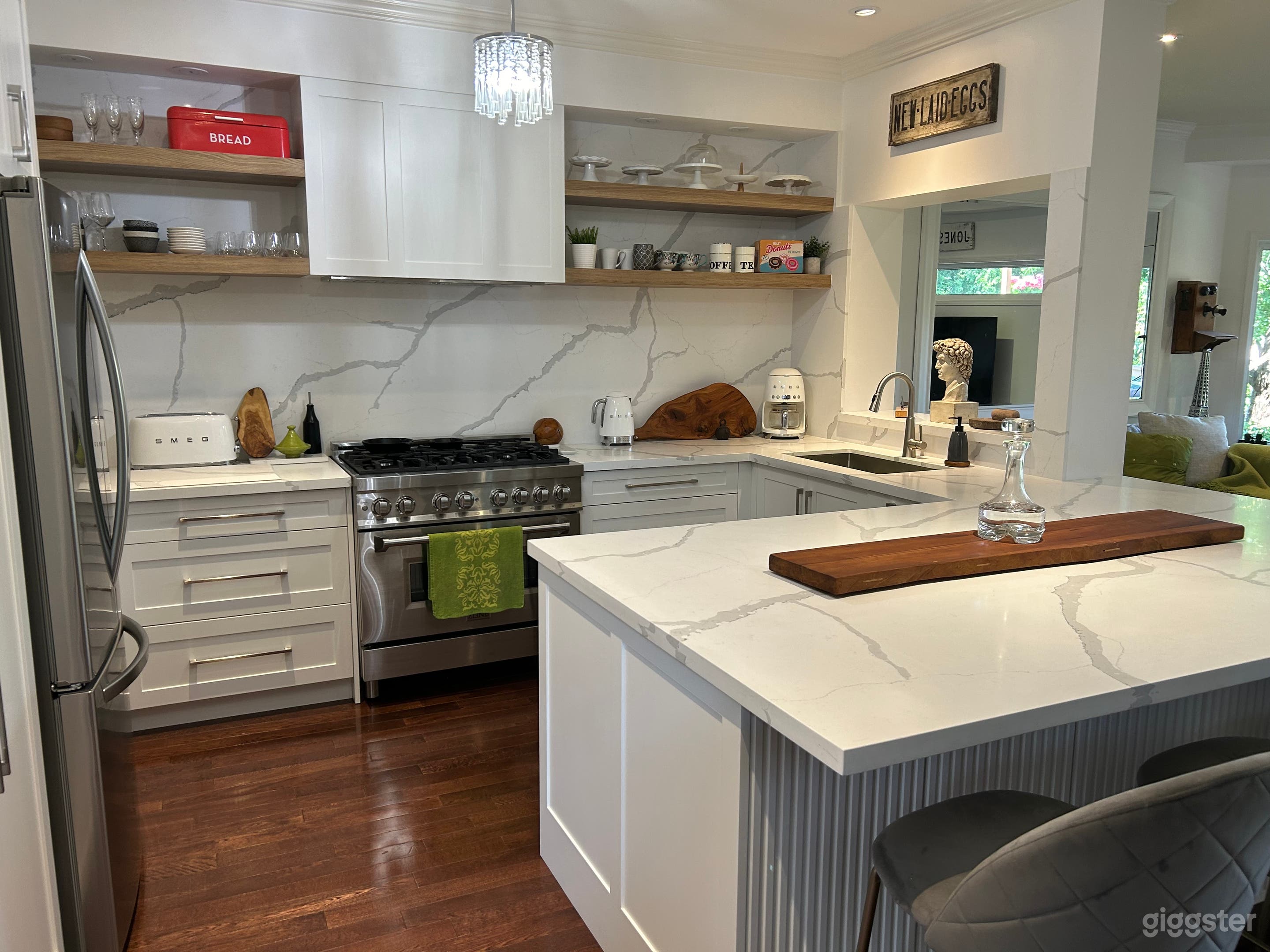 Mid Century Modern and Rustic Home Photo 2