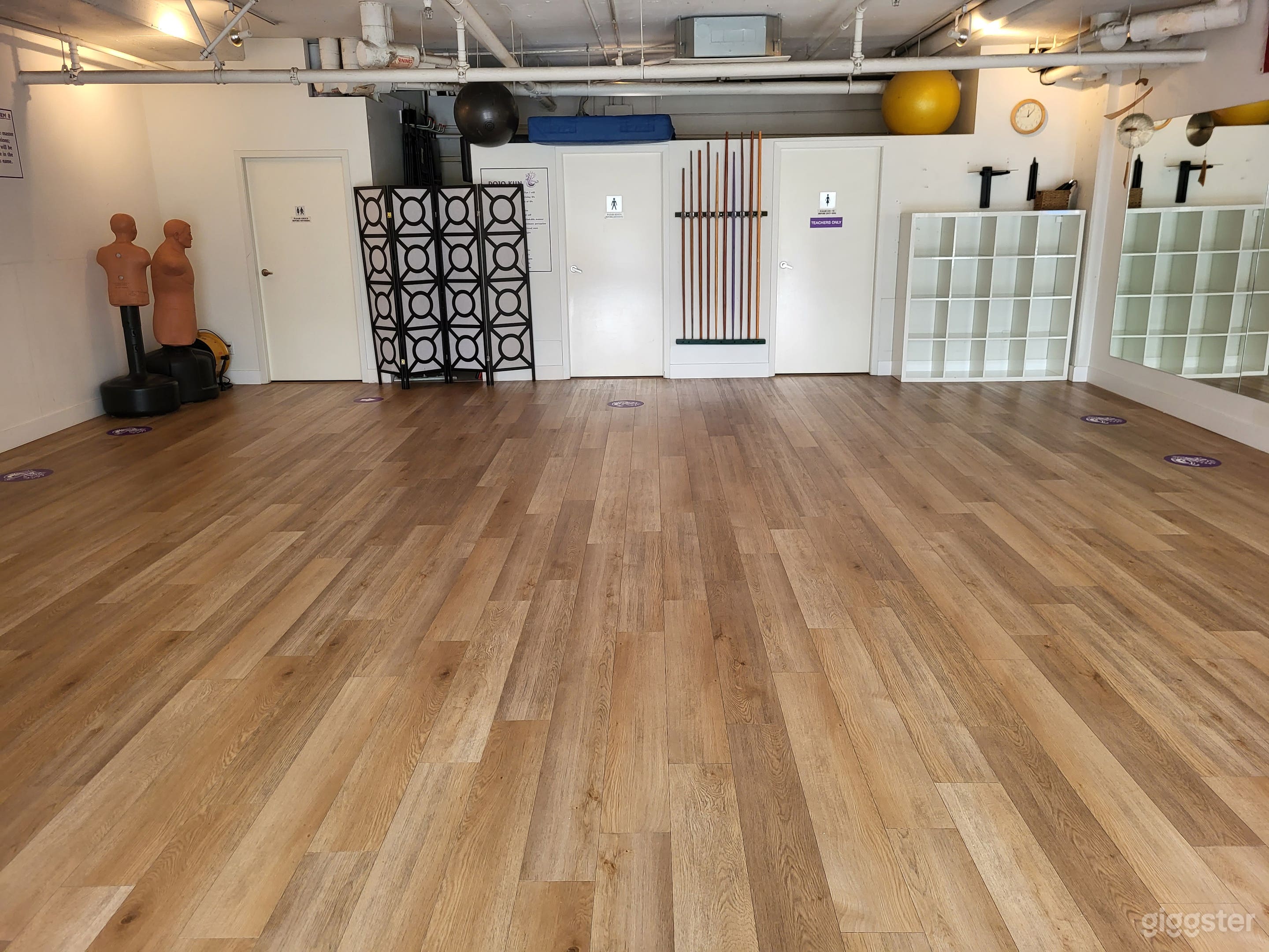 North facing to change rooms and client cubbies 