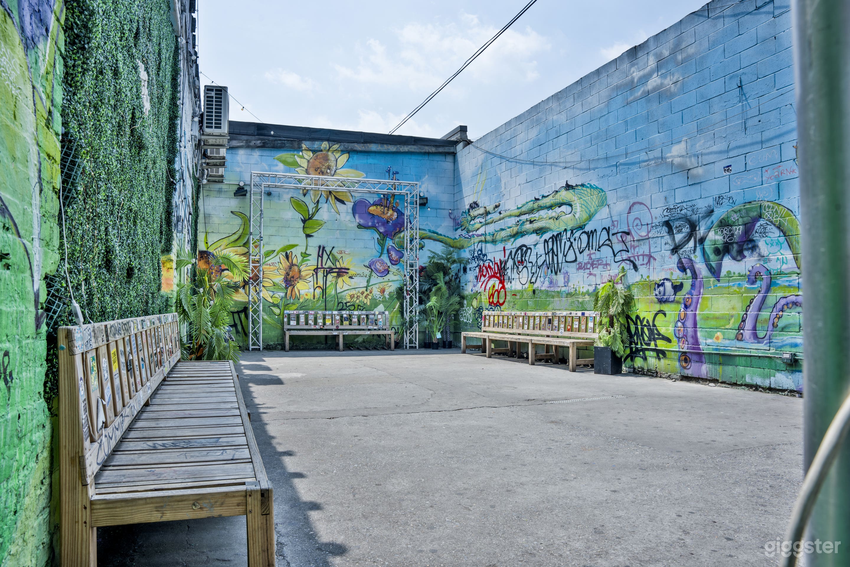 Rustic Event Space/Industrial Outdoor Space Photo 4