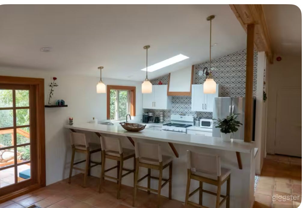 Stunning 14 acre home with gorgeous pool area Photo 4