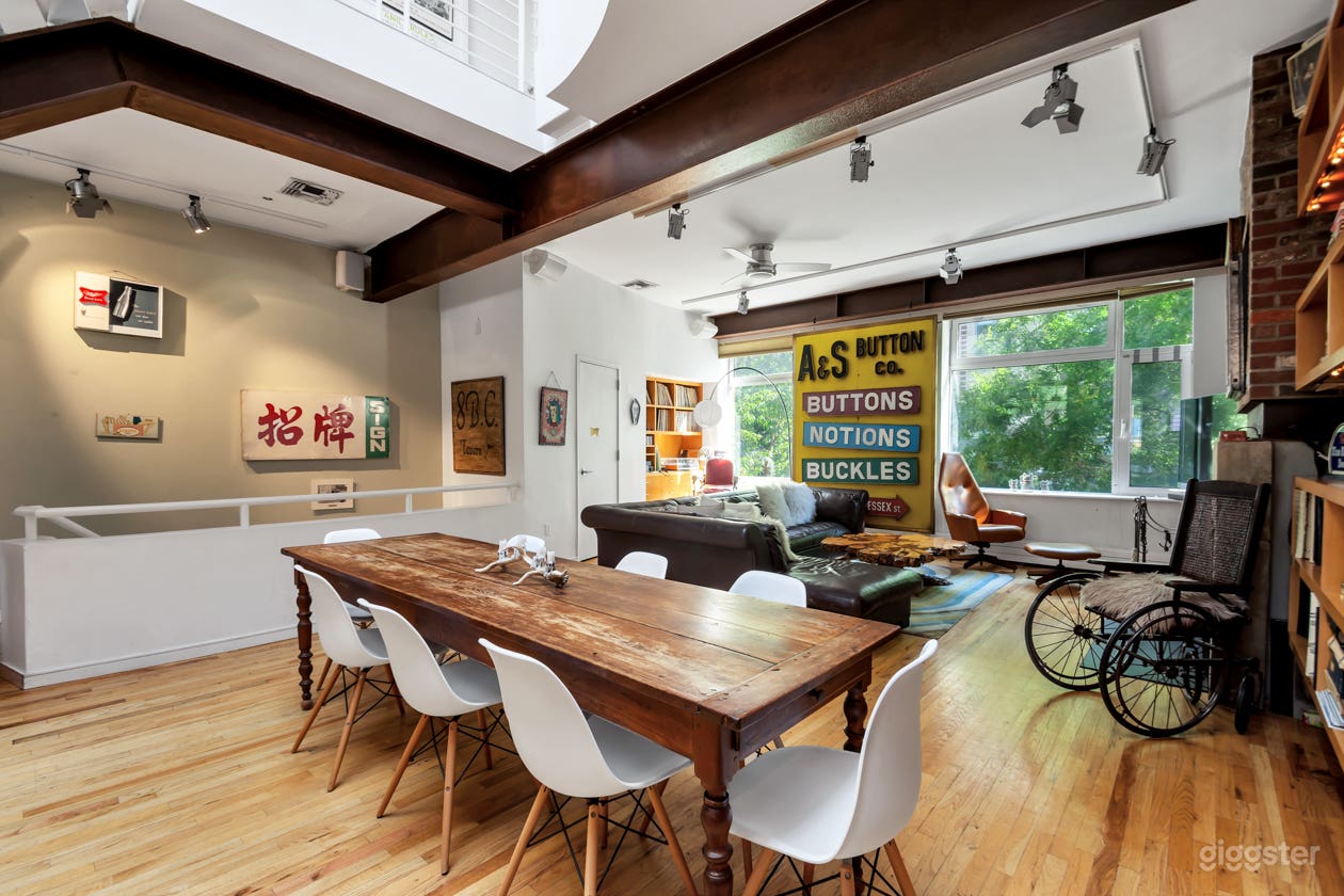 Spectacular East Village Townhouse with Garden Photo 2