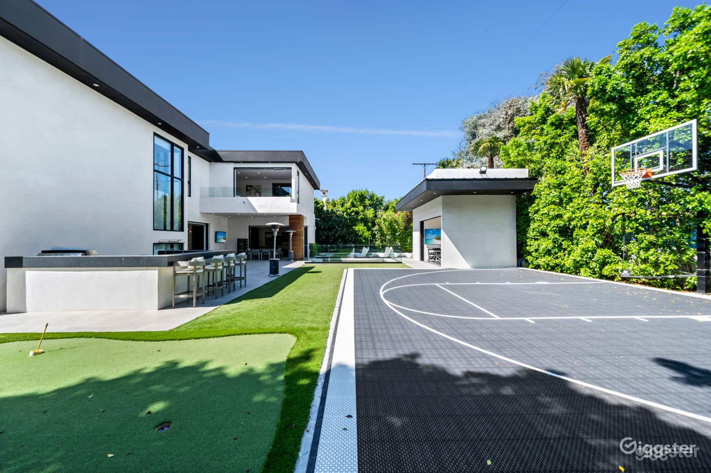 Basketball Court | Exquisite Encino Haven Photo 3