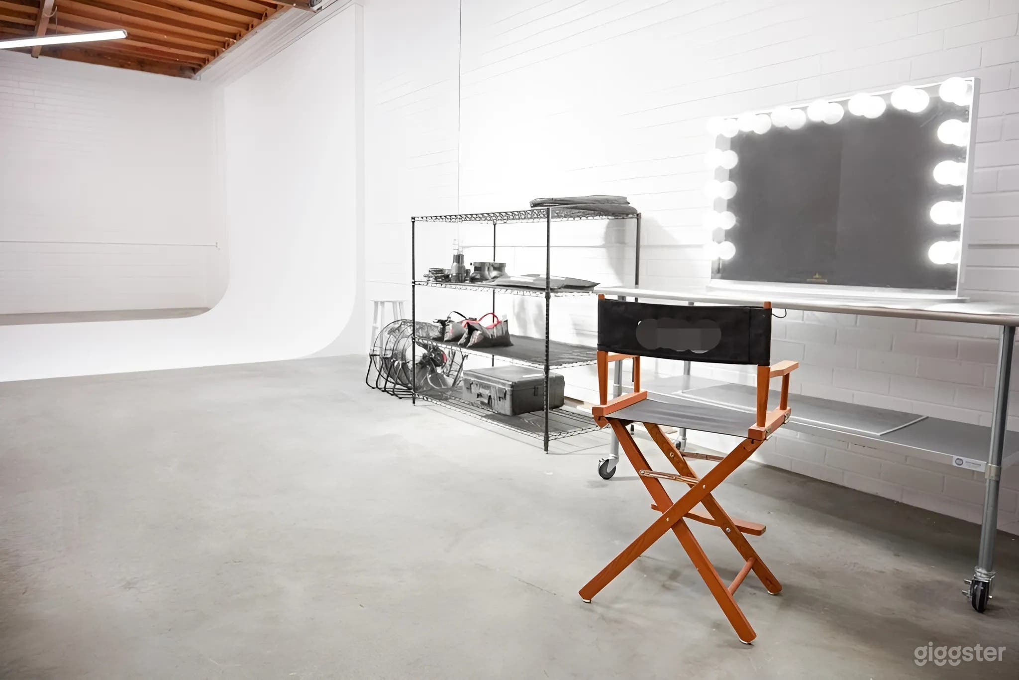 Versatile Production Studio &amp; Full Creative Services Photo 3