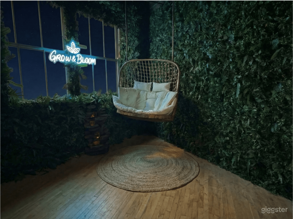 Light-Filled Greenery Studio with Natural Serenity Photo 3