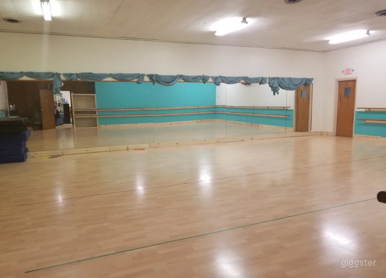  Massive Dance Studio with Two Large Rooms 
