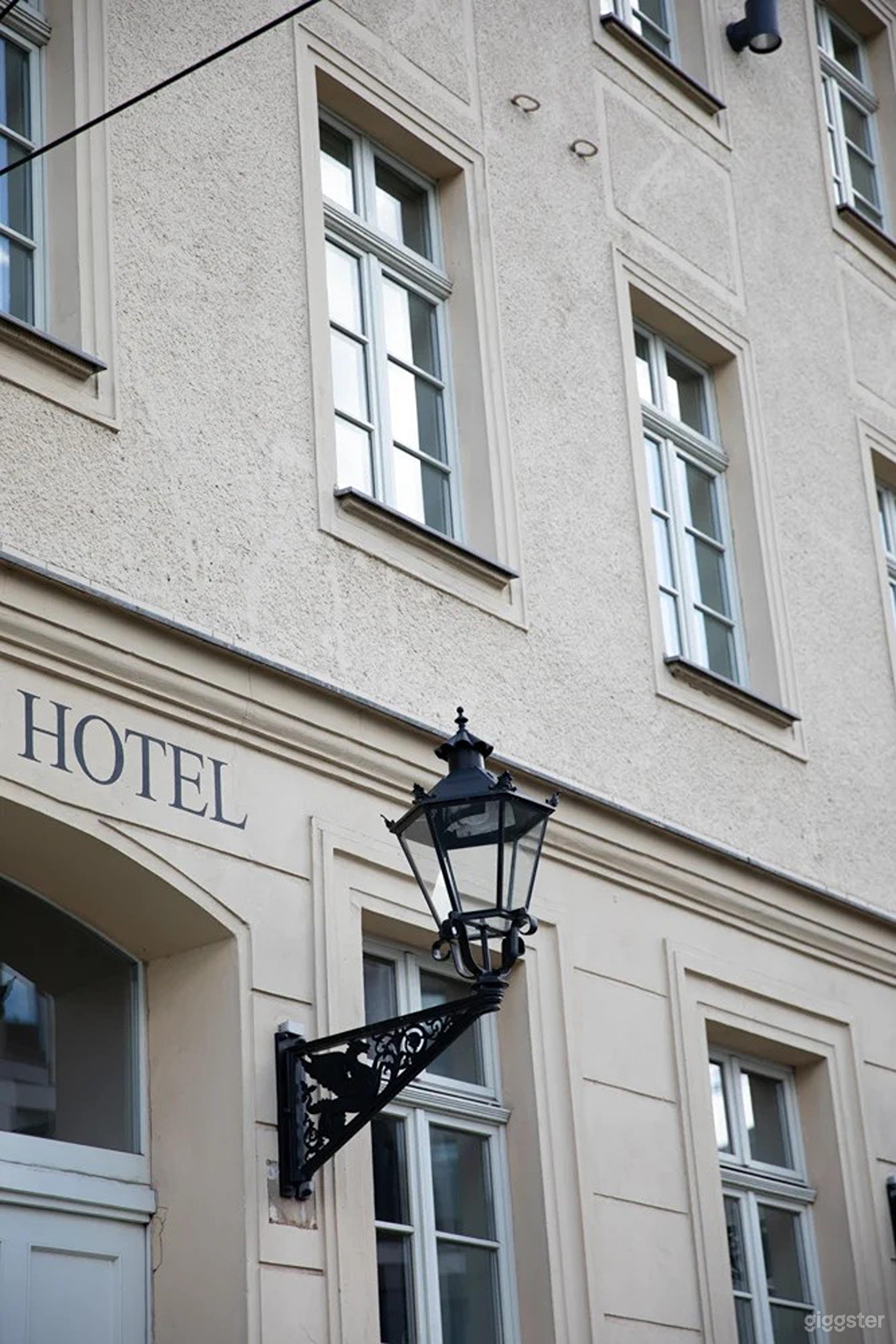 Garden Hotel Photo 1