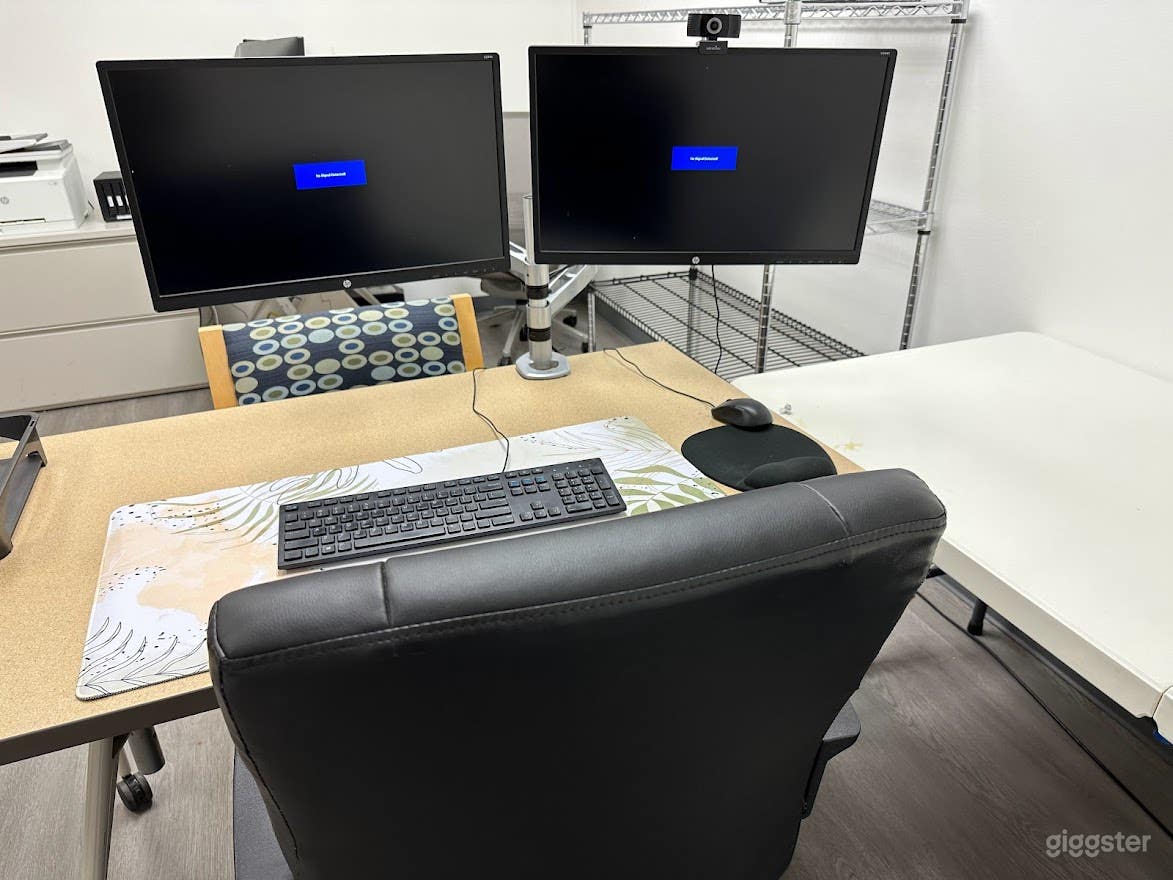 Modern Office Space for Filming or Monthly Use Photo 4