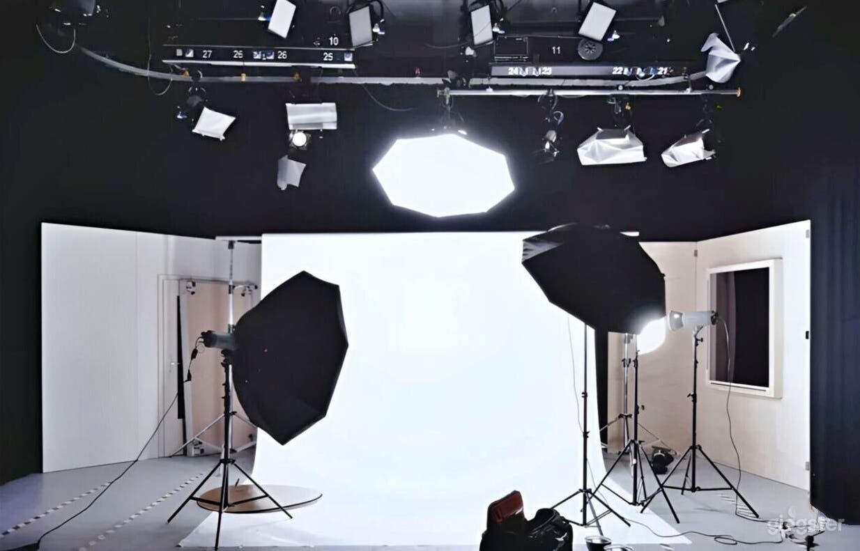 Photography &amp; Music Recording Studio Photo 1