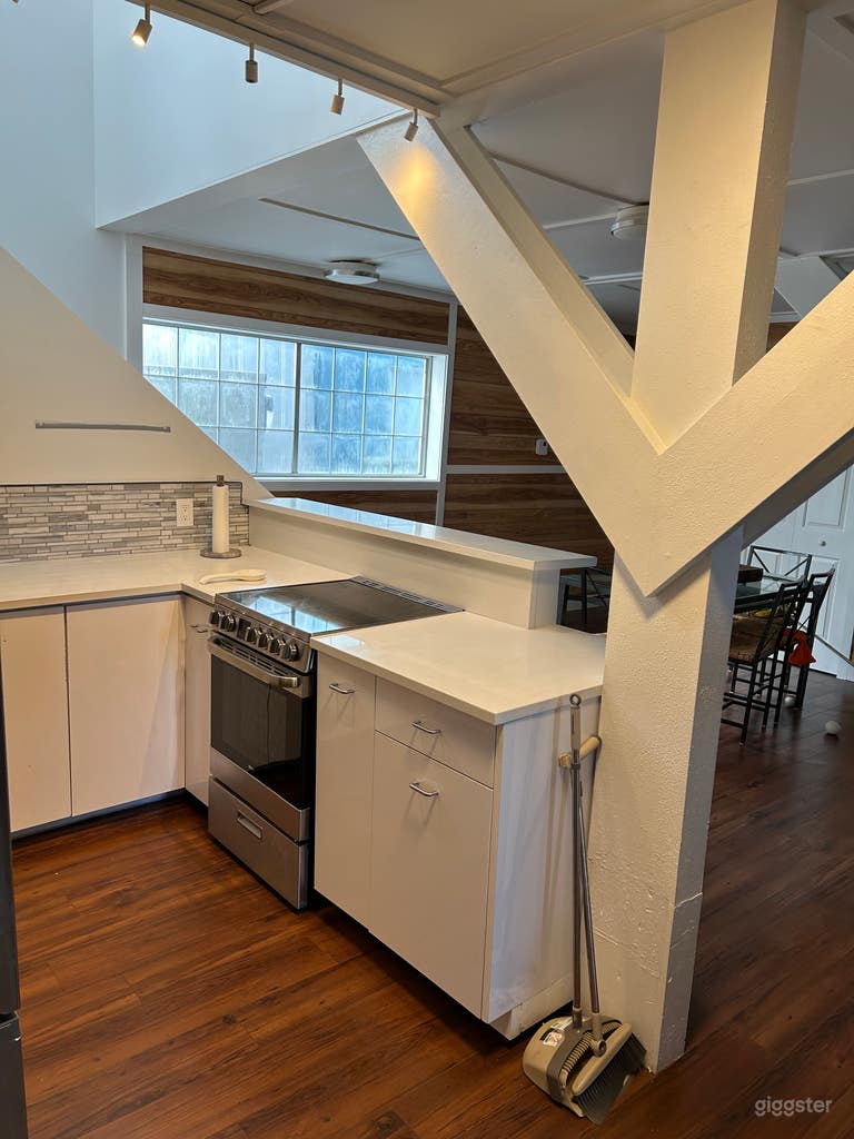  Floating boatshed apartment with 42' Bertram boat 