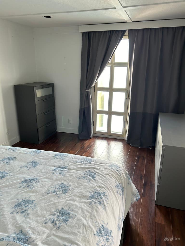  Floating boatshed apartment with 42' Bertram boat 