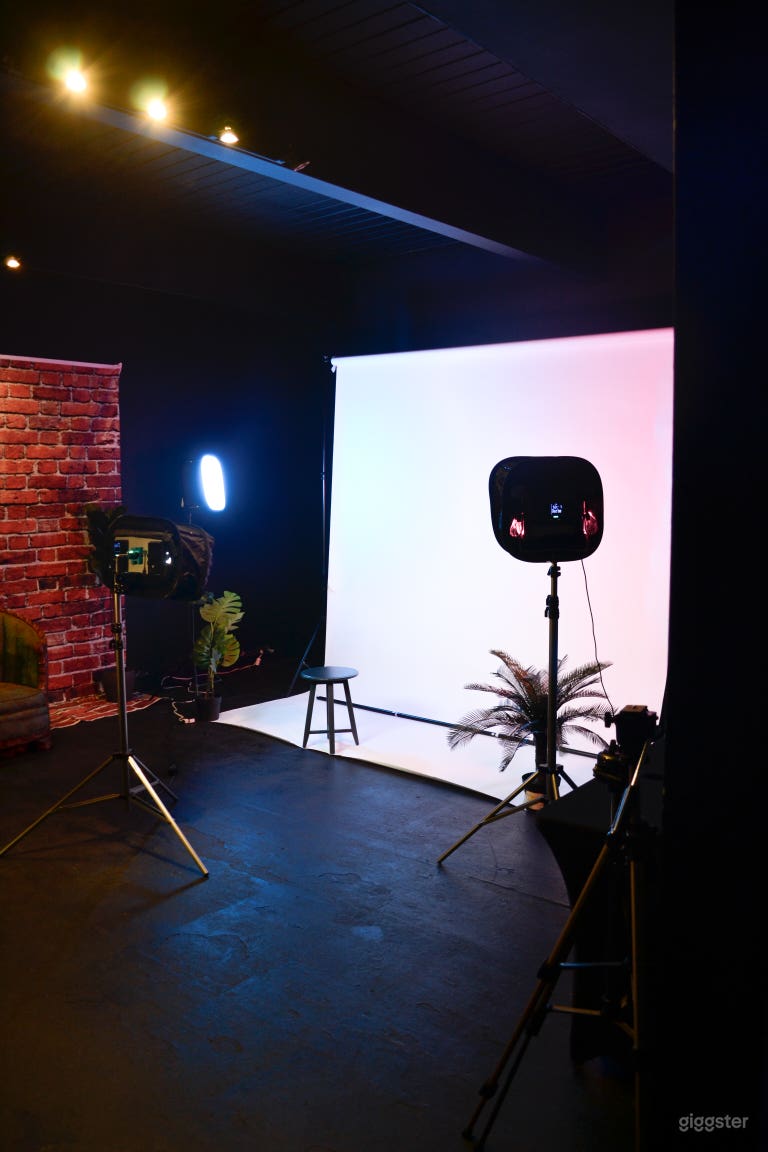  Photography/Videography/Content Creation Room 