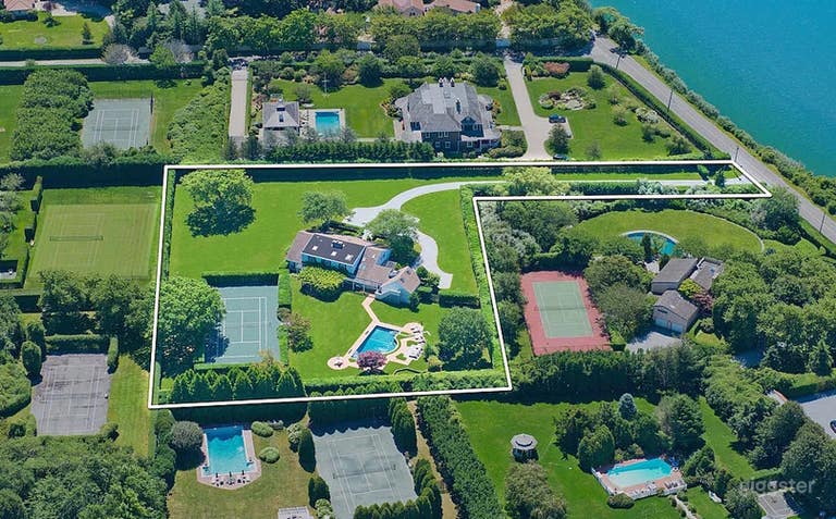  Magnificent Multi-Acre Backyard 