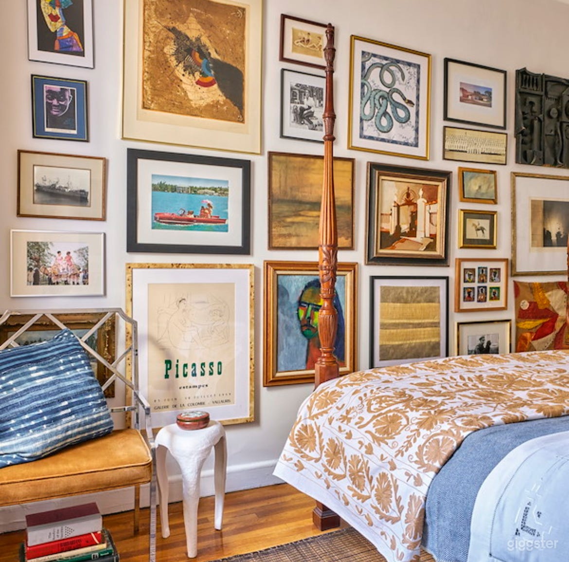 Artful One-Bedroom Escape Photo 2