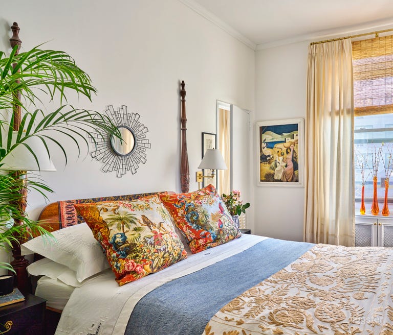  Artful One-Bedroom Escape 