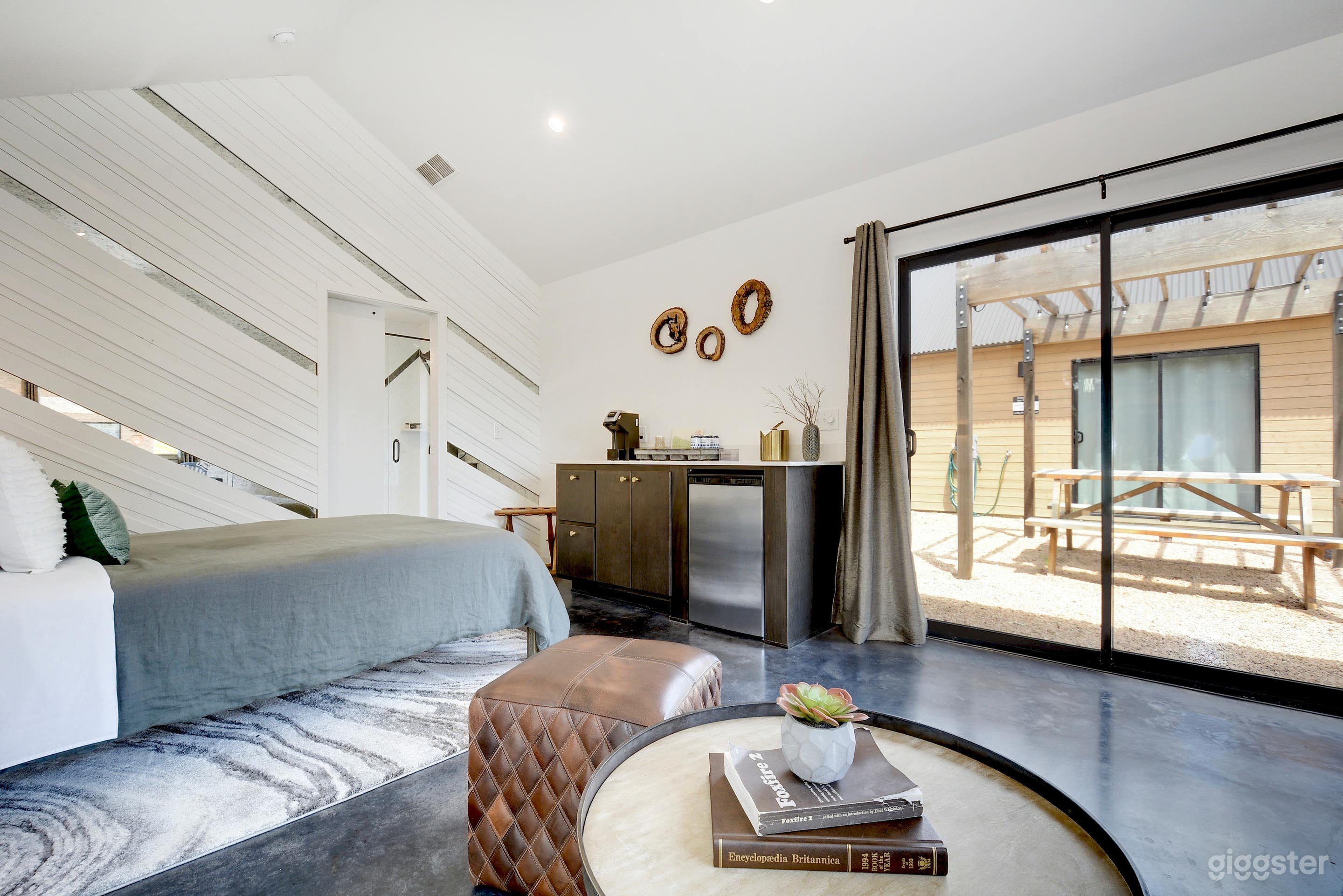 Courtyard Cabin in Dripping Springs Photo 3