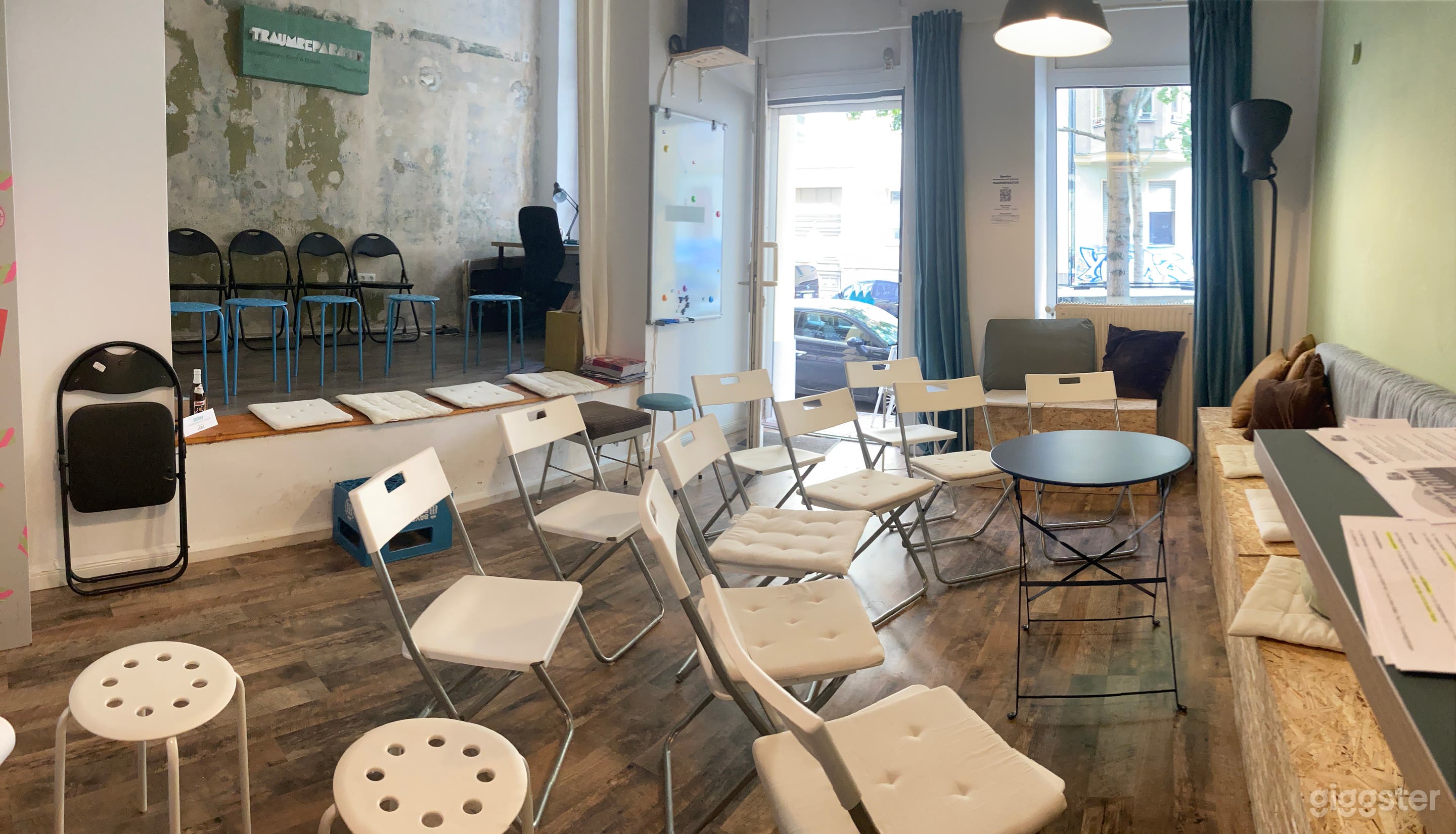 Kreatives Kreuzberg Studio & Veranstaltungsraum mit kleiner Bühne Foto 2
