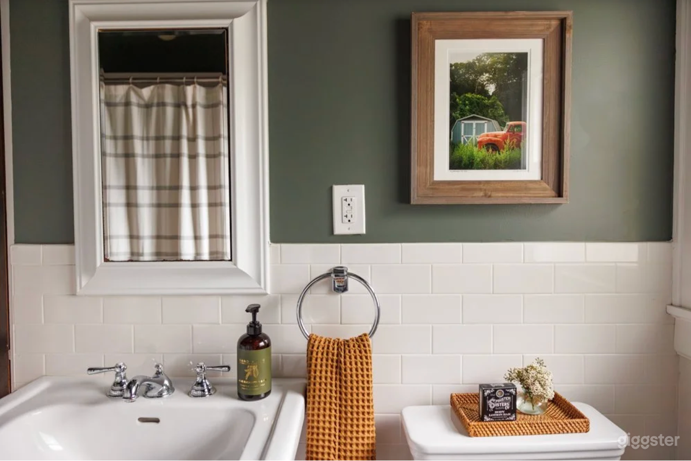 Quintessential Maplewood Suburban Home with Elevated Touches Photo 3