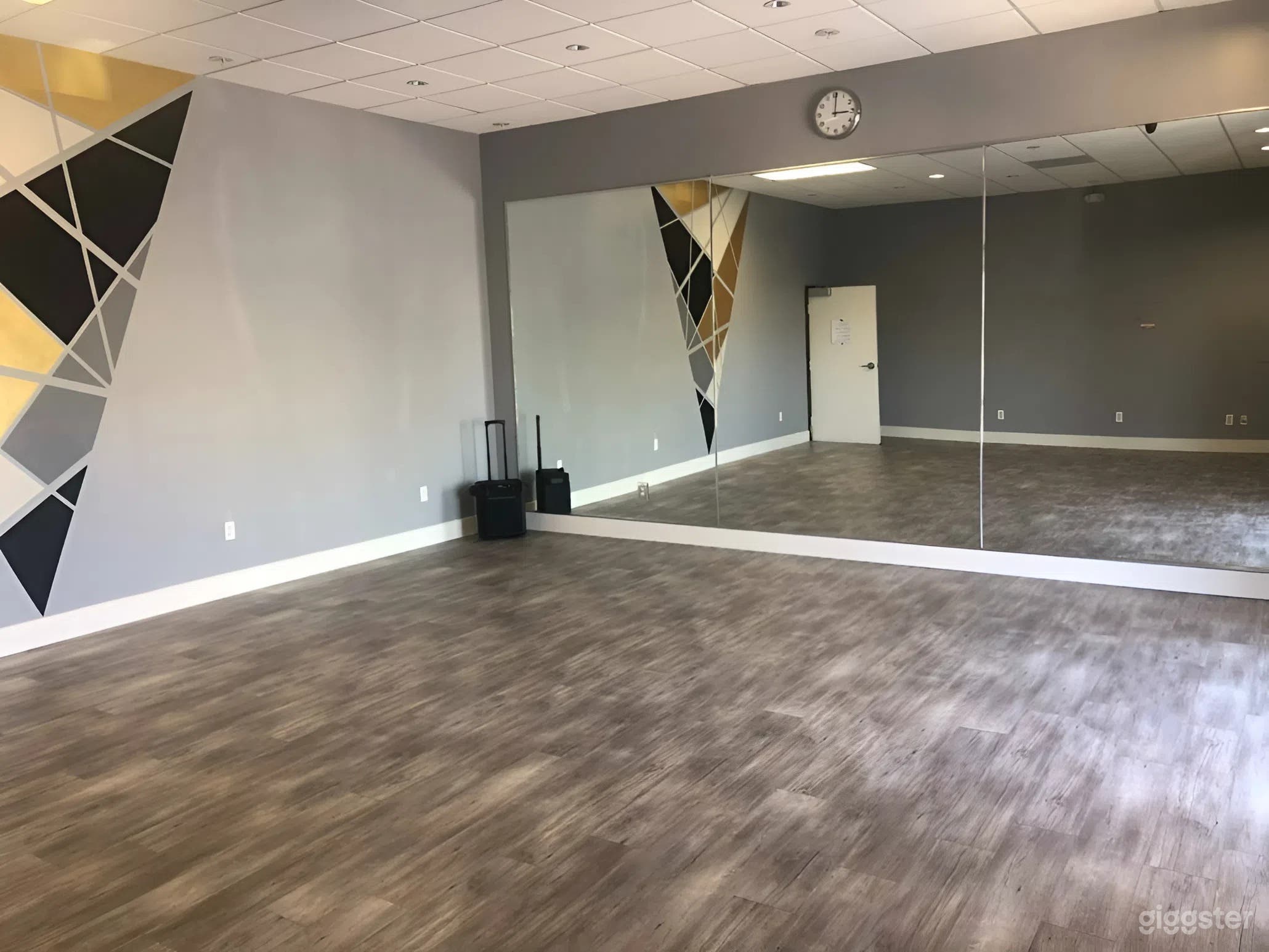 Versatile Studio Spaces for Classes, Workshops &amp; Small Groups (Studio A + B) Photo 4