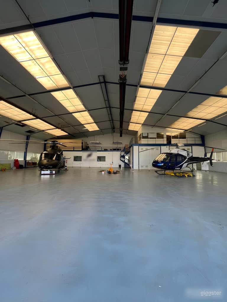  Hangar à louer – Espace moderne et polyvalent 