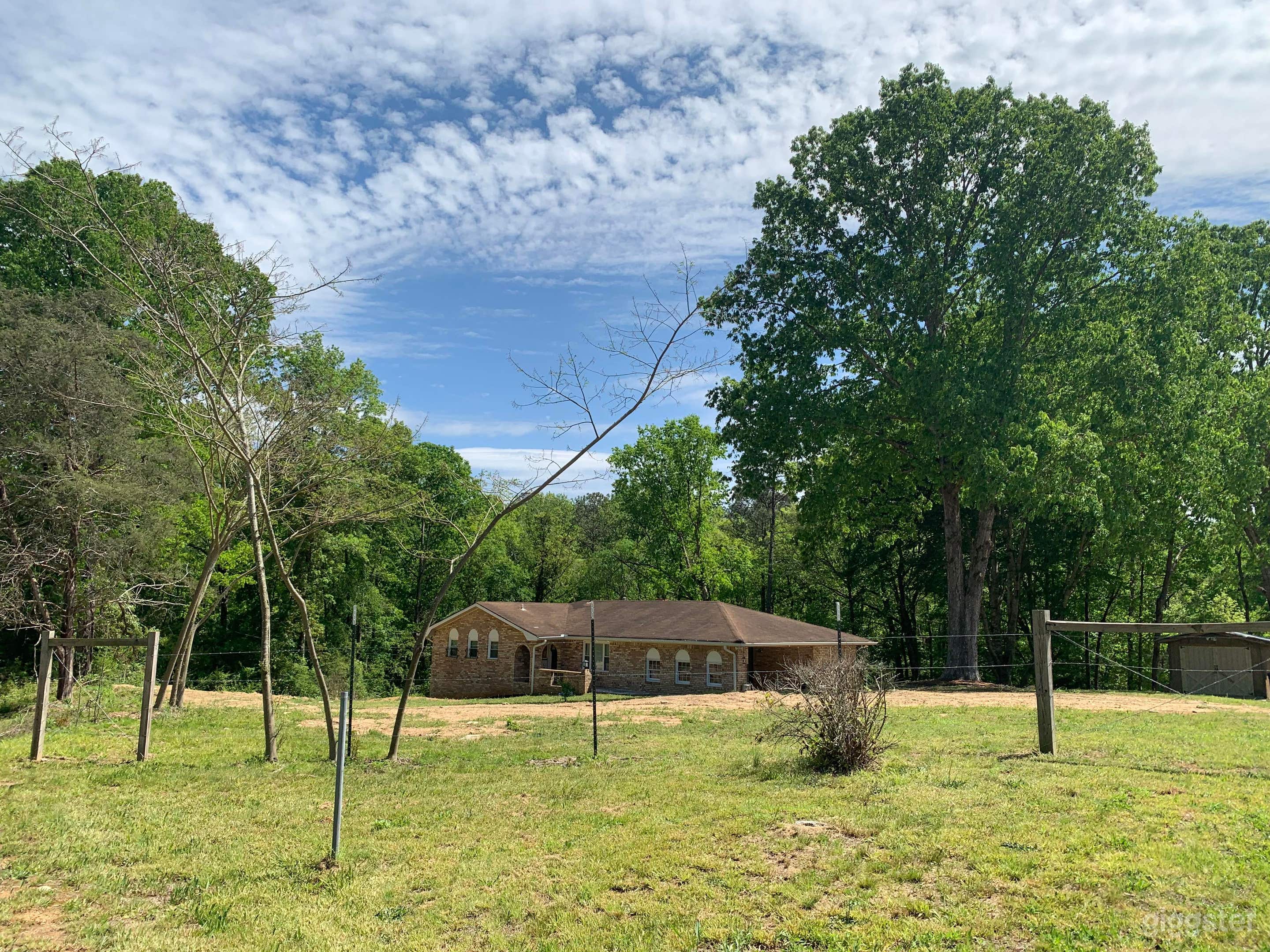 Recently remodeled home w/gorgeous views &amp; parking Photo 1