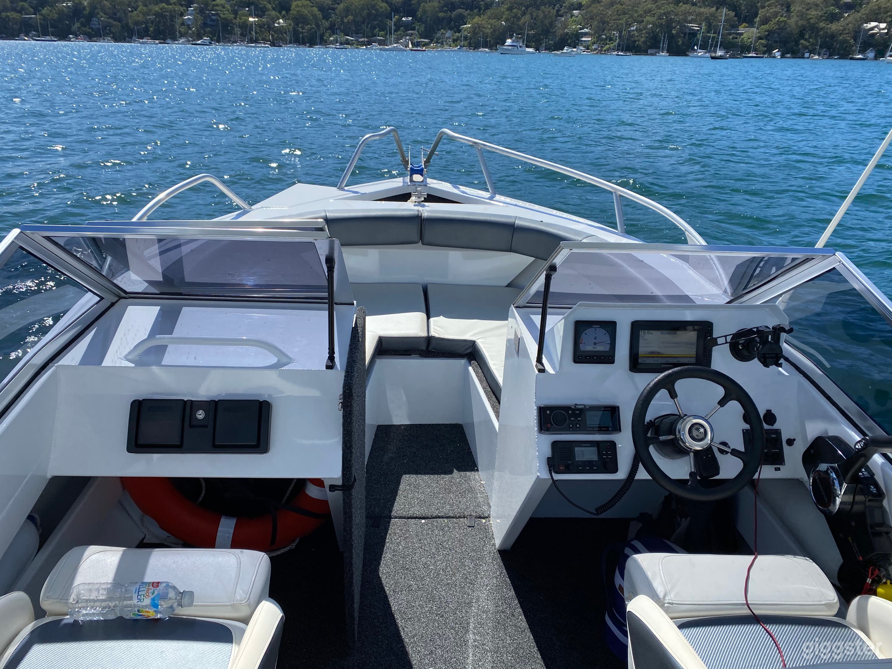 Formosa Bowrider. Bow sunbaking lounge