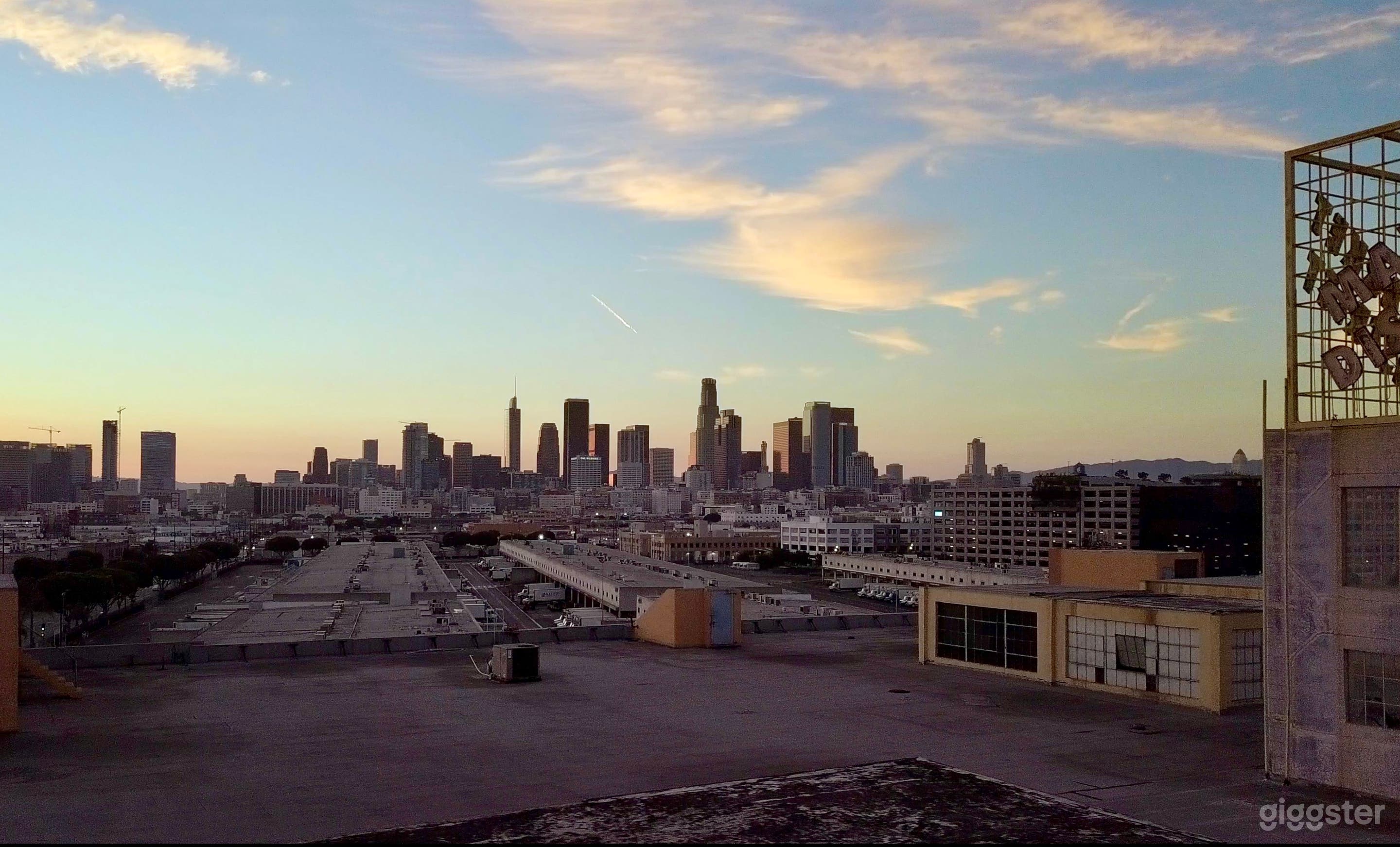 トップス everyone j.30000 rooftop logo L/S TEE L everyone j.30000 rooftop logo l/s tee everyone j.30000