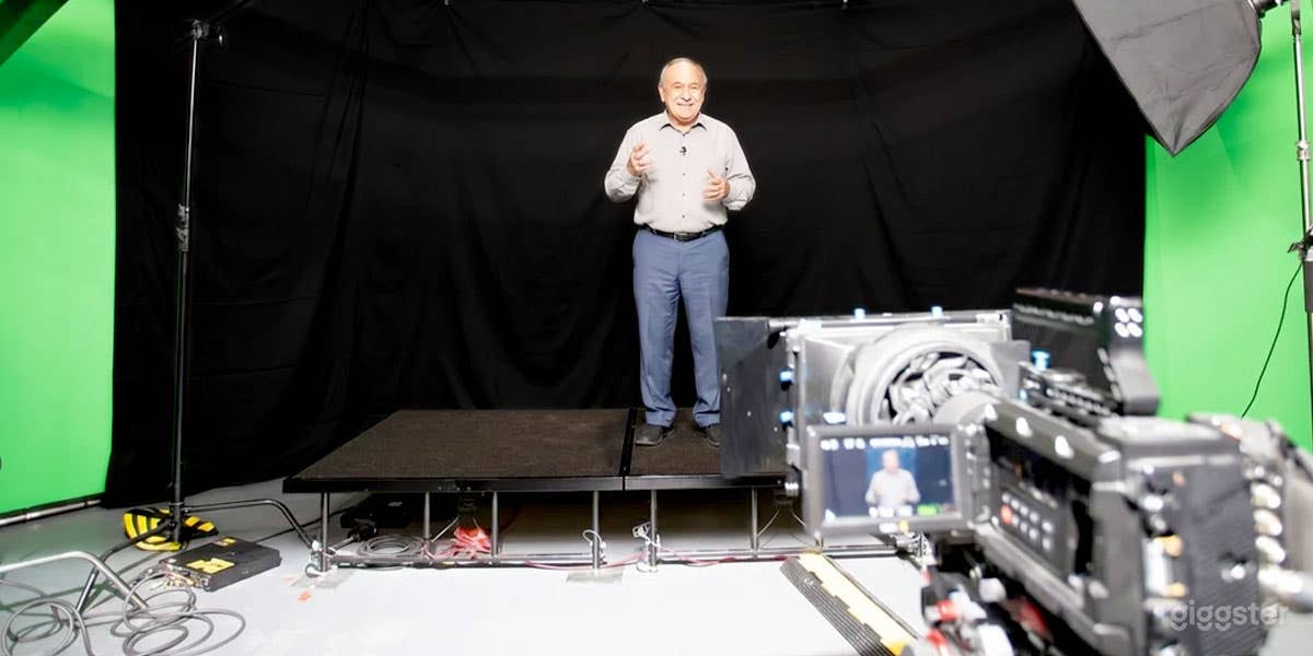 B2B Content Batching Studio: Multi-Cam Video & Podcast Hub Photo 2