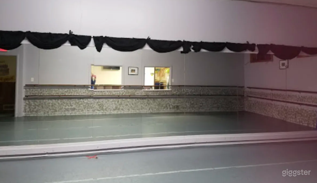 Open Room Dance Studio Great for Workshops and Fitness Classes Photo 2