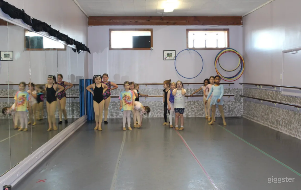 Open Room Dance Studio Great for Workshops and Fitness Classes Photo 1