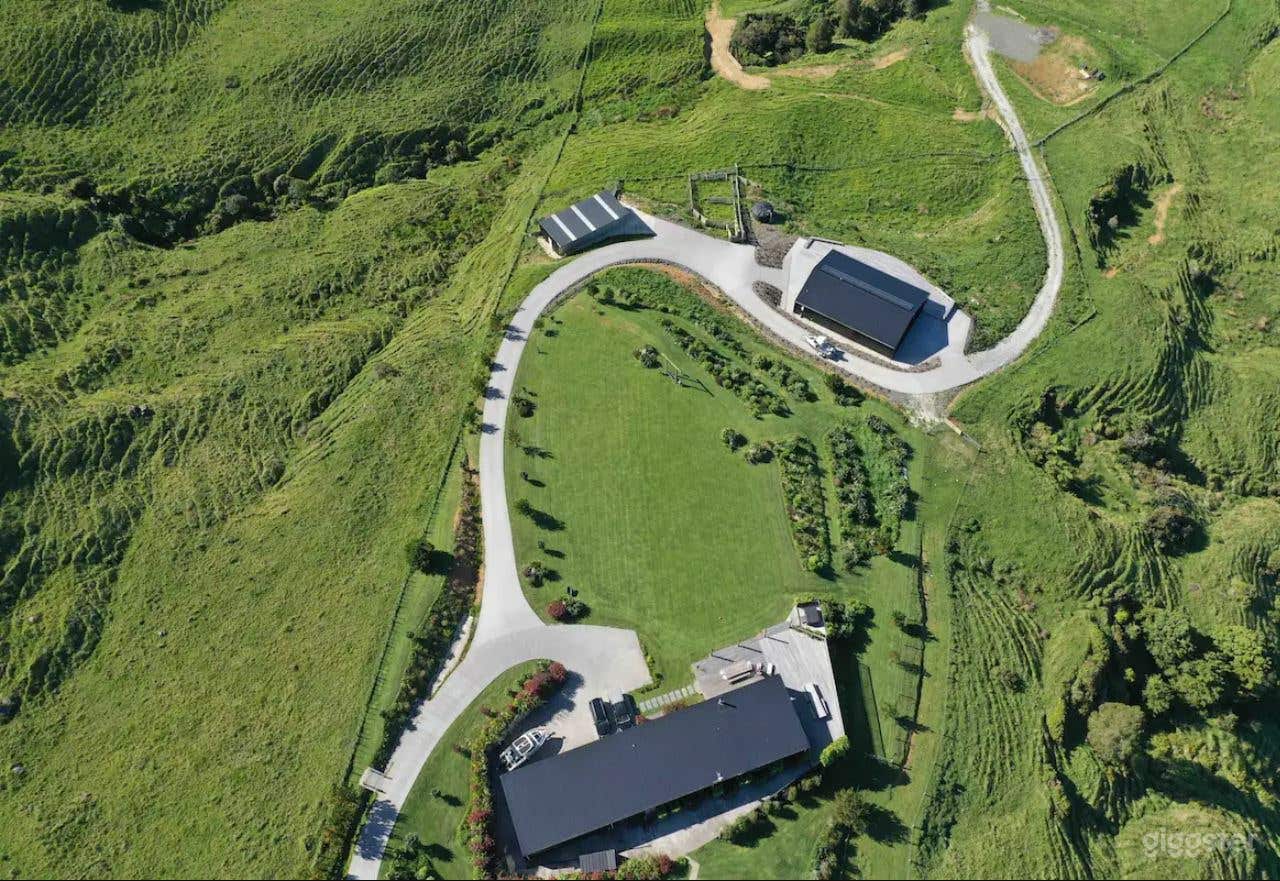 TOP OF THE WORLD Photo 1