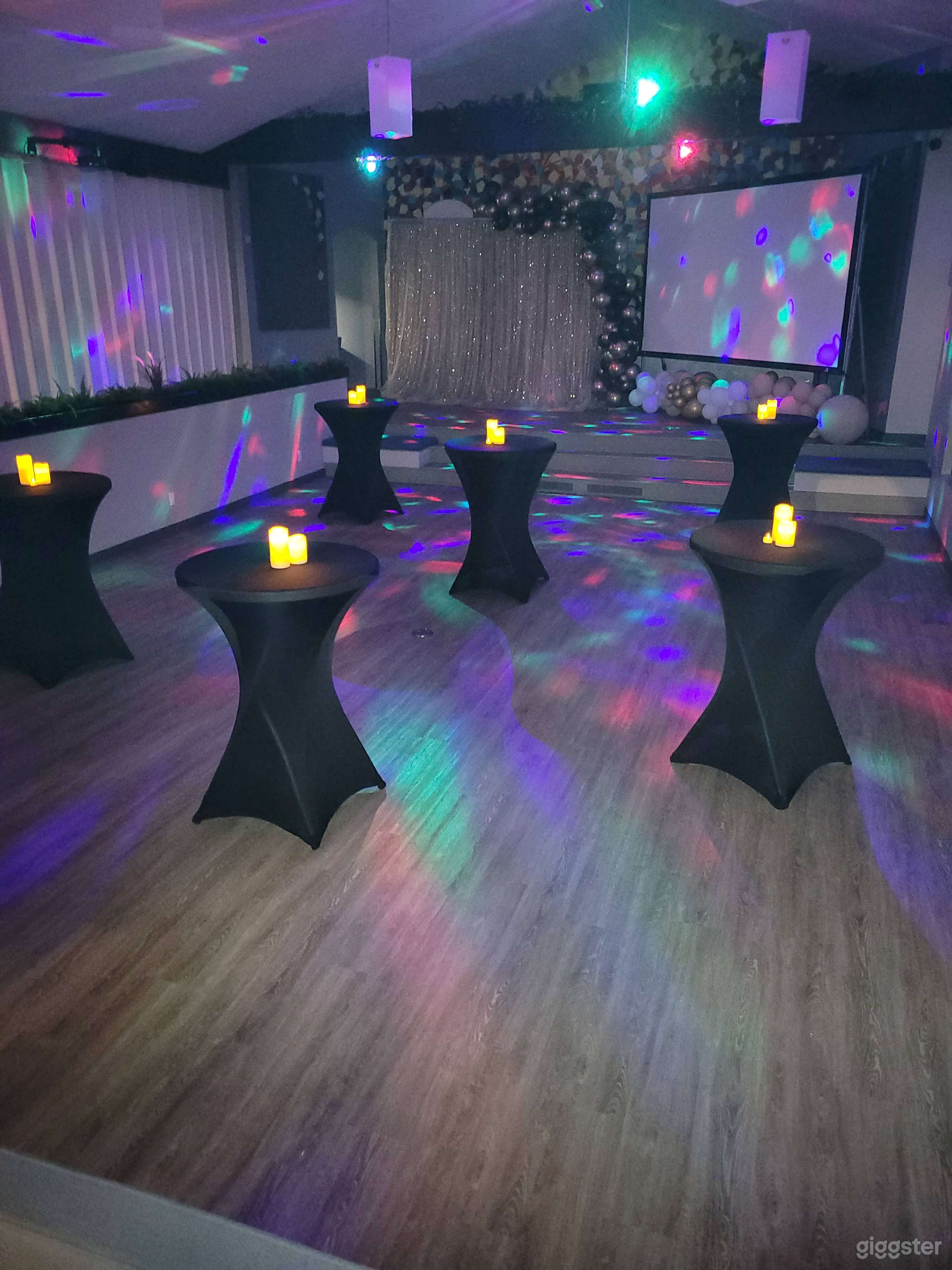 Beautiful Hall For Big Events  Photo 4