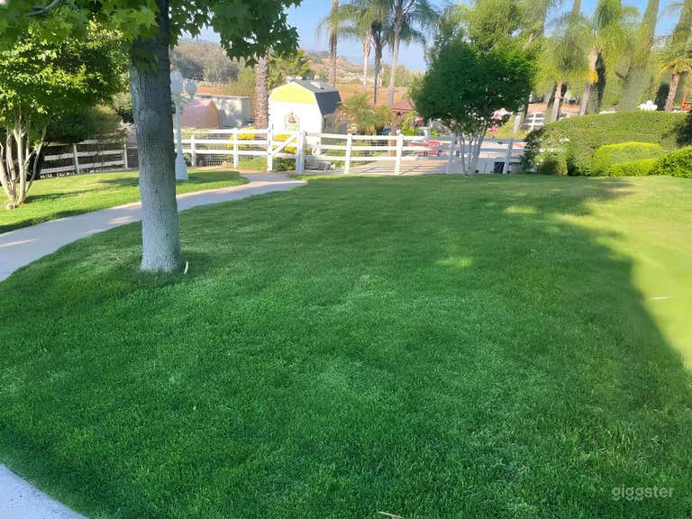  Private Estate Backyard 