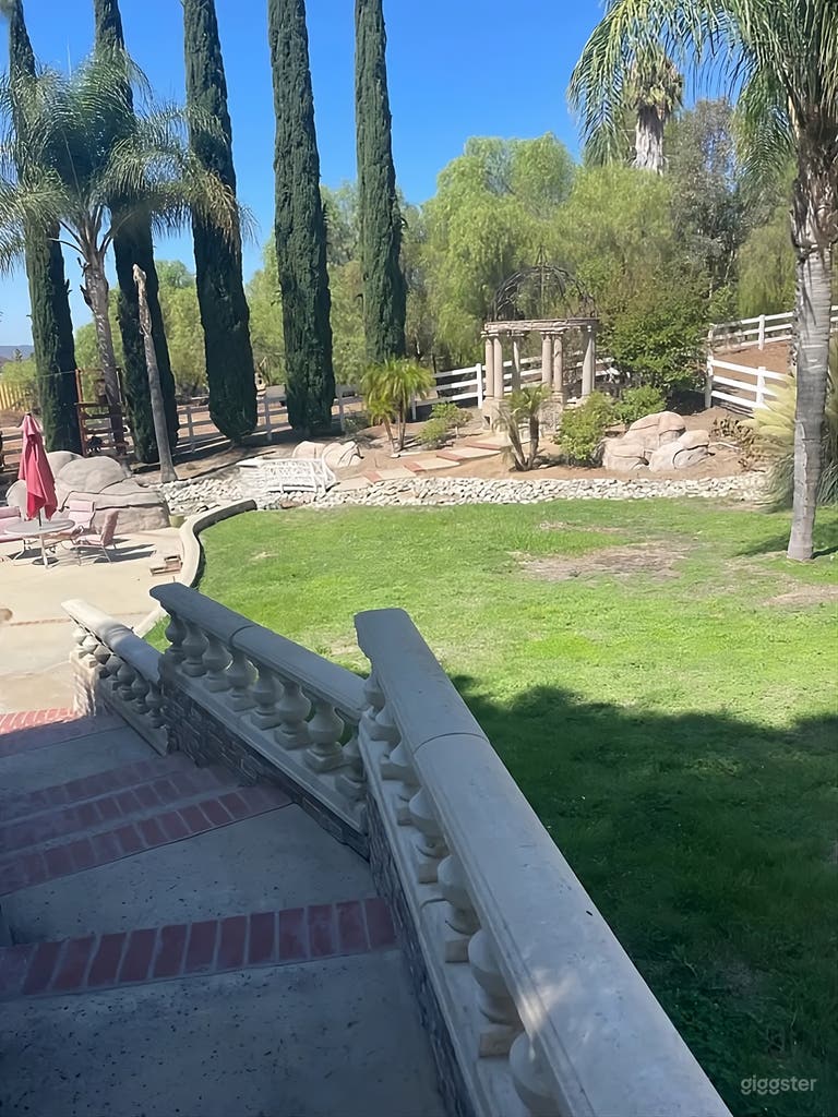  Private Estate Backyard 