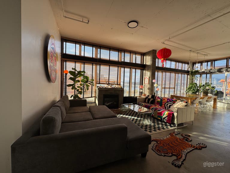  Palace Penthouse Glorious City and Ocean View 