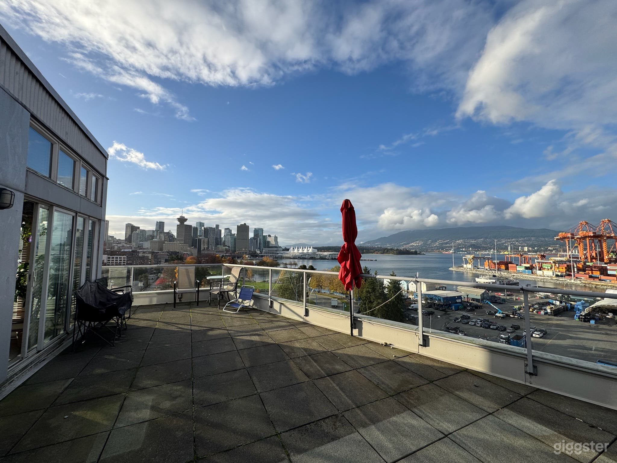 Palace Penthouse Glorious City and Ocean View Photo 4