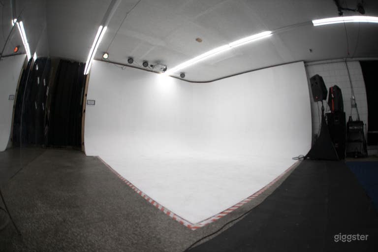  12X12 CYCLORAMA  WALL 