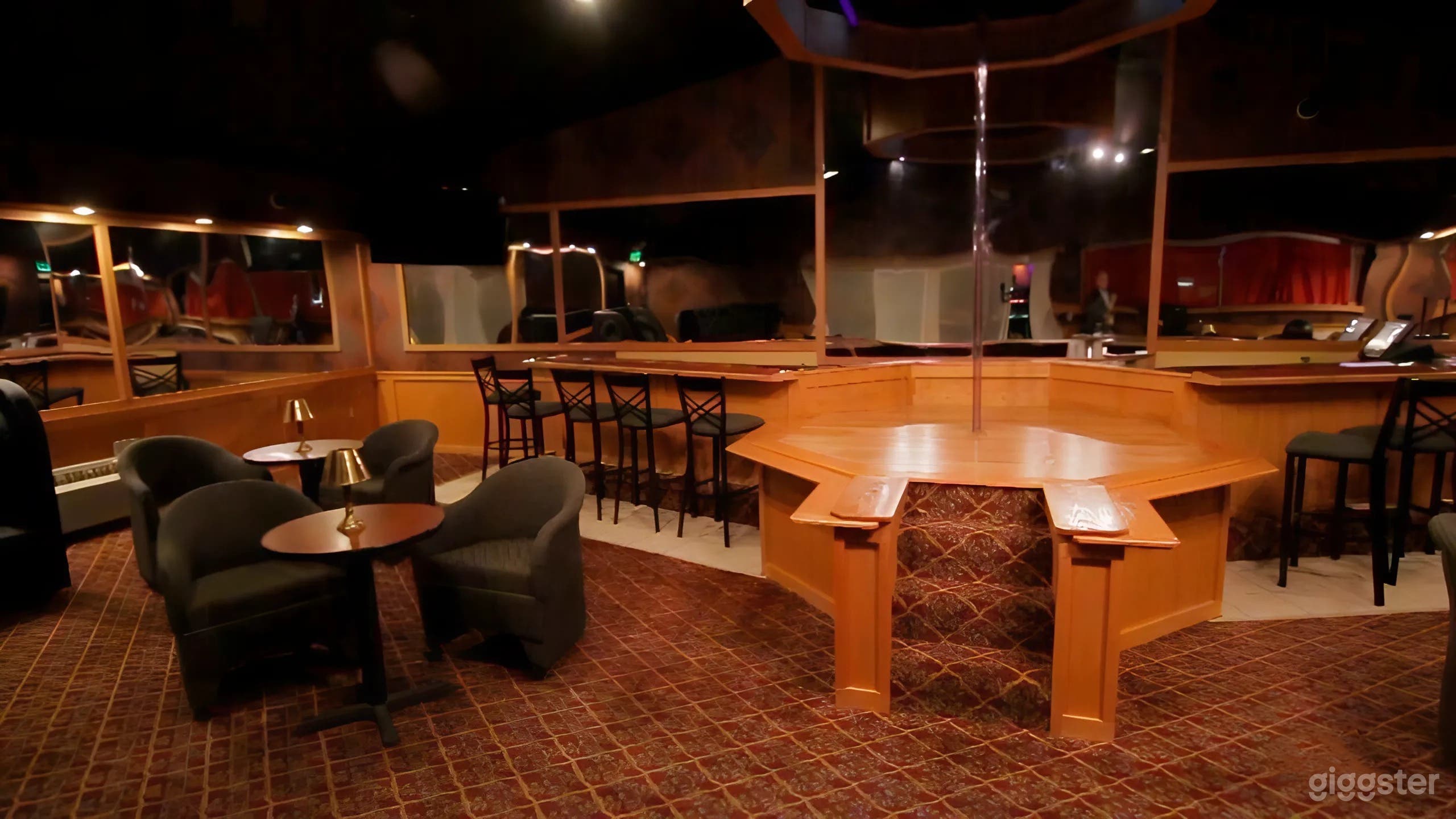  Exotic Dance Club with Multiple Stages and VIP Lounges Photo 4