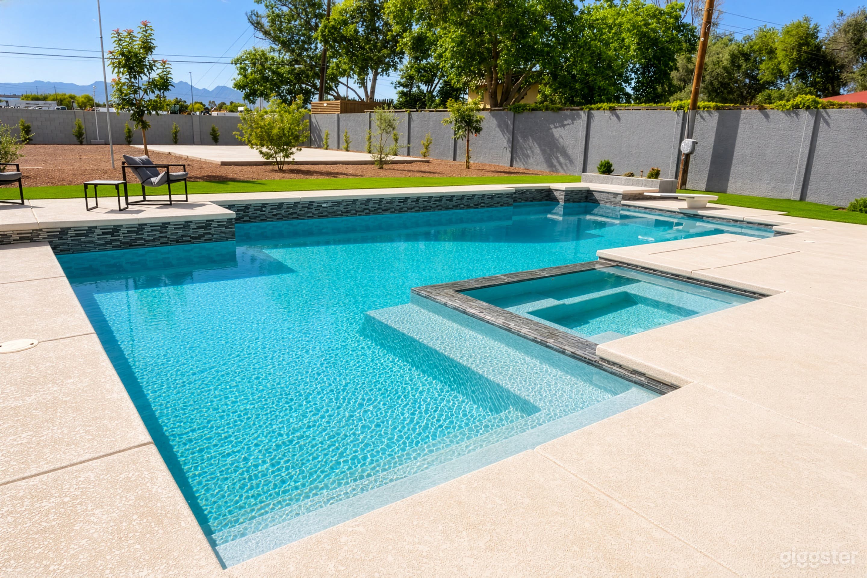 Modern Luxury Pool for Photoshoots, Content & Private Events Photo 2