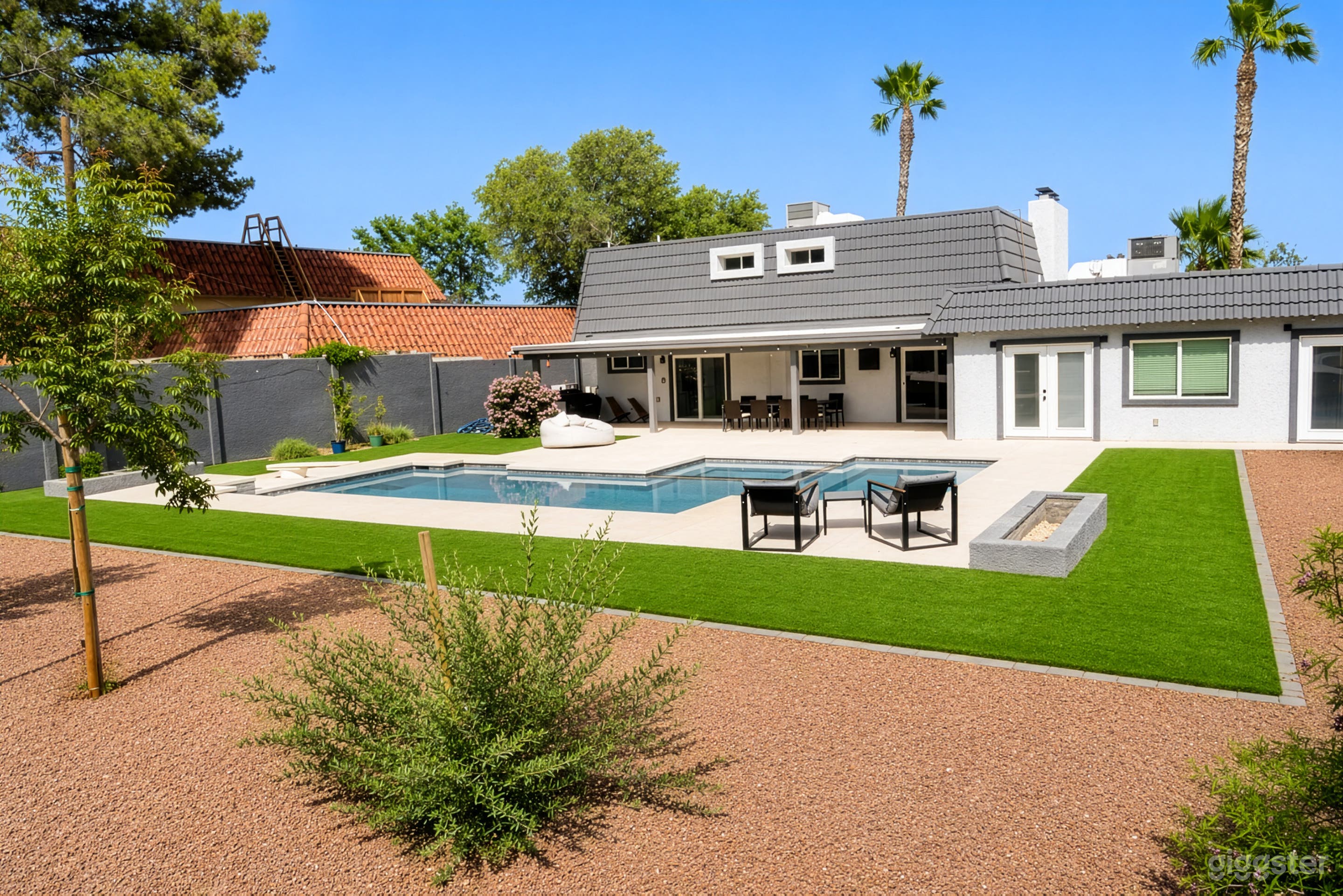 Modern Luxury Pool for Photoshoots, Content & Private Events Photo 1